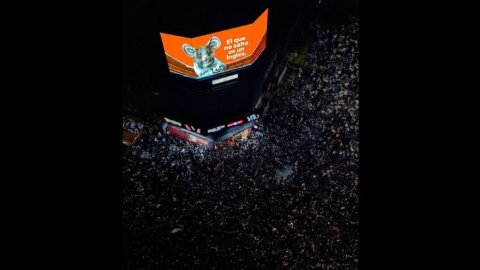 Banco Galicia celebró el pase a la final del Mundial con una acción masiva en la calle