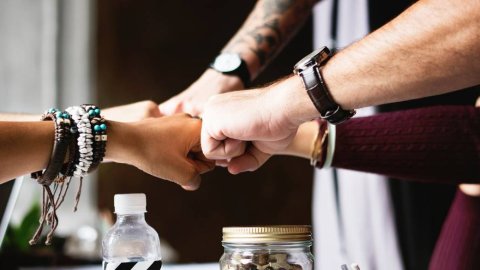Del bar al living: la nueva forma de festejar el Día del Amigo entre millennials y Gen Z