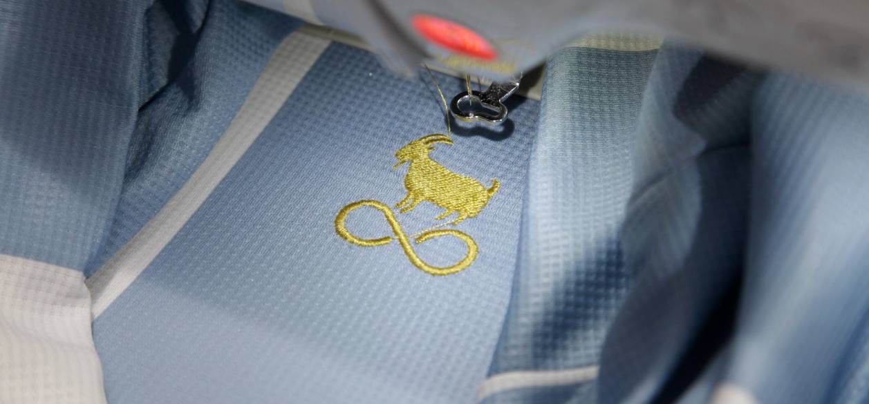 Naranja X crea el "GOAT Infinito", un emblema para bordar en las camisetas de los hinchas