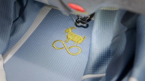 Naranja X crea el "GOAT Infinito", un emblema para bordar en las camisetas de los hinchas