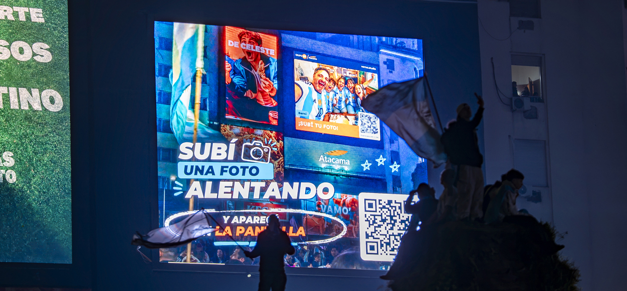Grupo Vía y Atacama presentaron una nueva experiencia interactiva en la pantalla del Obelisco