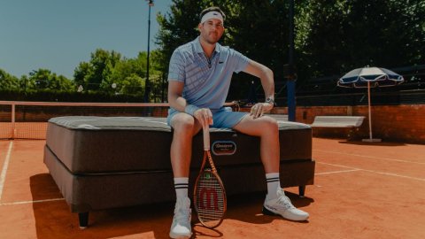 "El Descanso de los Campeones", la campaña de Simmons con Del Potro