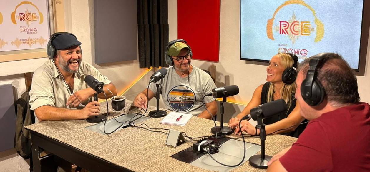 Radio Cromo Escobar cumple cuatro años y consolida su expansión multiplataforma