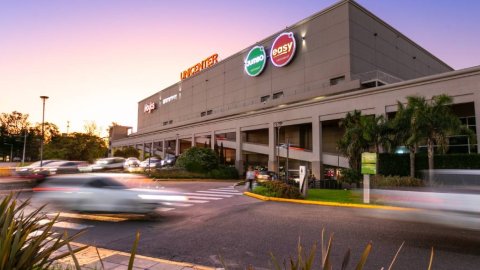 Cencosud y Swiss Medical firman un acuerdo estratégico para instalar un centro médico en Unicenter