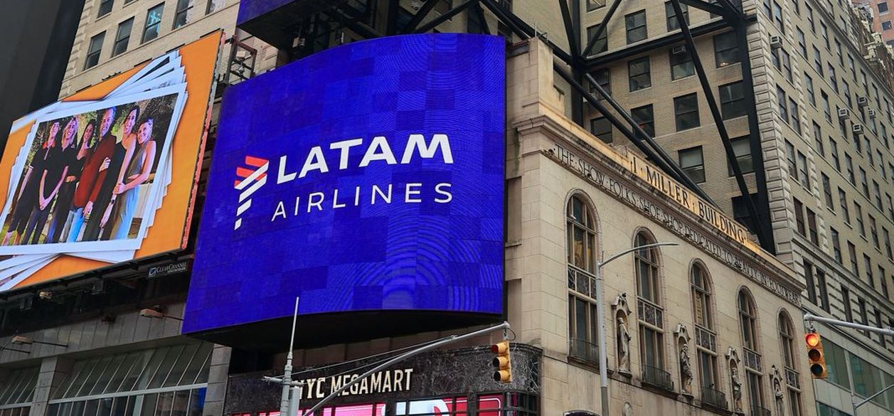 LATAM llega a Times Square con una campaña que estará un año en el corazón de NYC