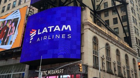 LATAM llega a Times Square con una campaña que estará un año en el corazón de NYC