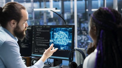 La inteligencia artificial gana espacio en decisiones estratégicas de las empresas peruanas, según Experian Perú
