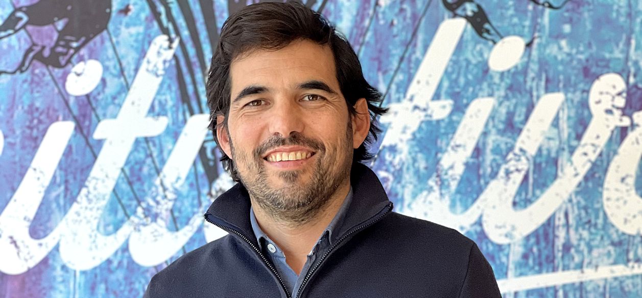 La nueva frontera del marketing digital: Del clic transaccional a la presencia algorítmica