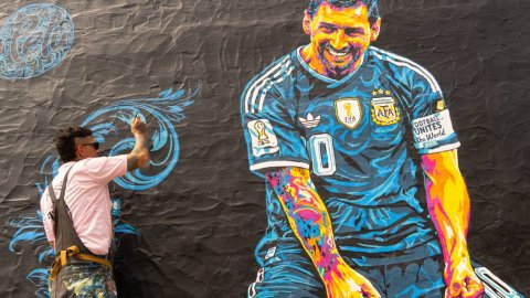Alba acompaña un homenaje a Messi en Rosario