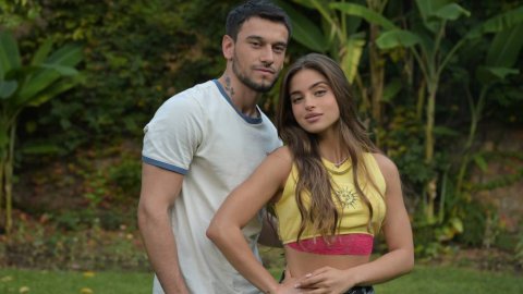 Llega a América TV la nueva ficción "Mirame así, el camino de Noa"