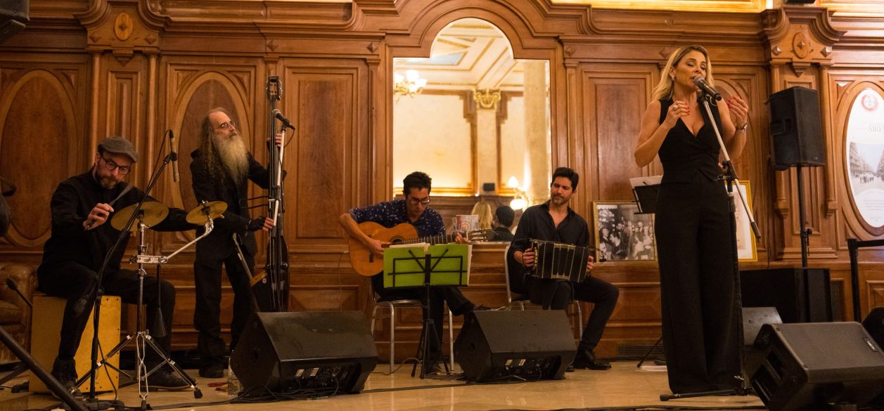 Más porteños que nunca: los Bares Notables fueron la estrella de la primera noche cultural de la Ciudad