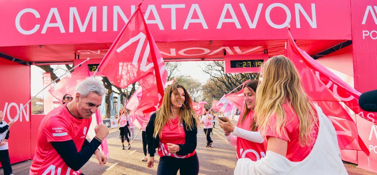 20 años de marea rosa: la Caminata Avon reunió a más de 12.500 personas
