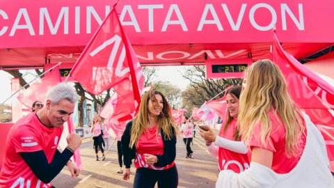 20 años de marea rosa: la Caminata Avon reunió a más de 12.500 personas