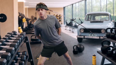 ¿Real o hecho con IA? Franco Colapinto protagoniza la nueva campaña de Mercado Pago y GUT