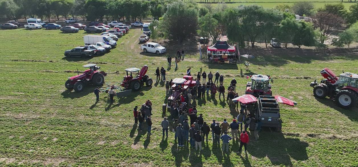 Massey Ferguson recorrió el país con su Gira MF 7S y MF 3700