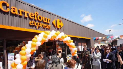 Carrefour inaugura su primera sucursal en el Barrio Padre Carlos Mugica