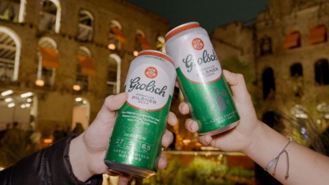 Grolsch llega por primera vez a Casa FOA y se suma al universo del diseño y la creatividad