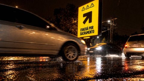 Publicidad que salva vidas: Wild Fi y Amplify convierten pantallas en alertas ante inundaciones