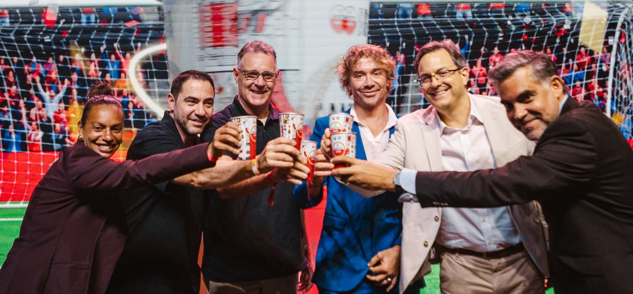 Amstel y Conmebol renuevan su alianza y celebran 10 años junto al fútbol sudamericano