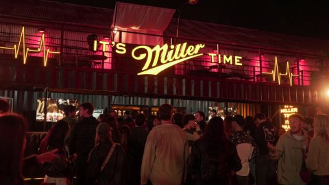 Miller convirtió el galpón del Harlem Festival en un espacio de música, frescura y encuentro