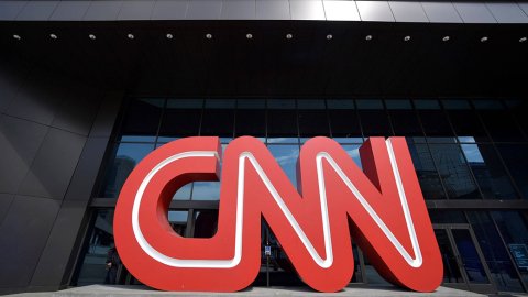 Google firma acuerdos con CNN, Financial Times y otros 400 medios para utilizar sus contenidos en inteligencia artificial