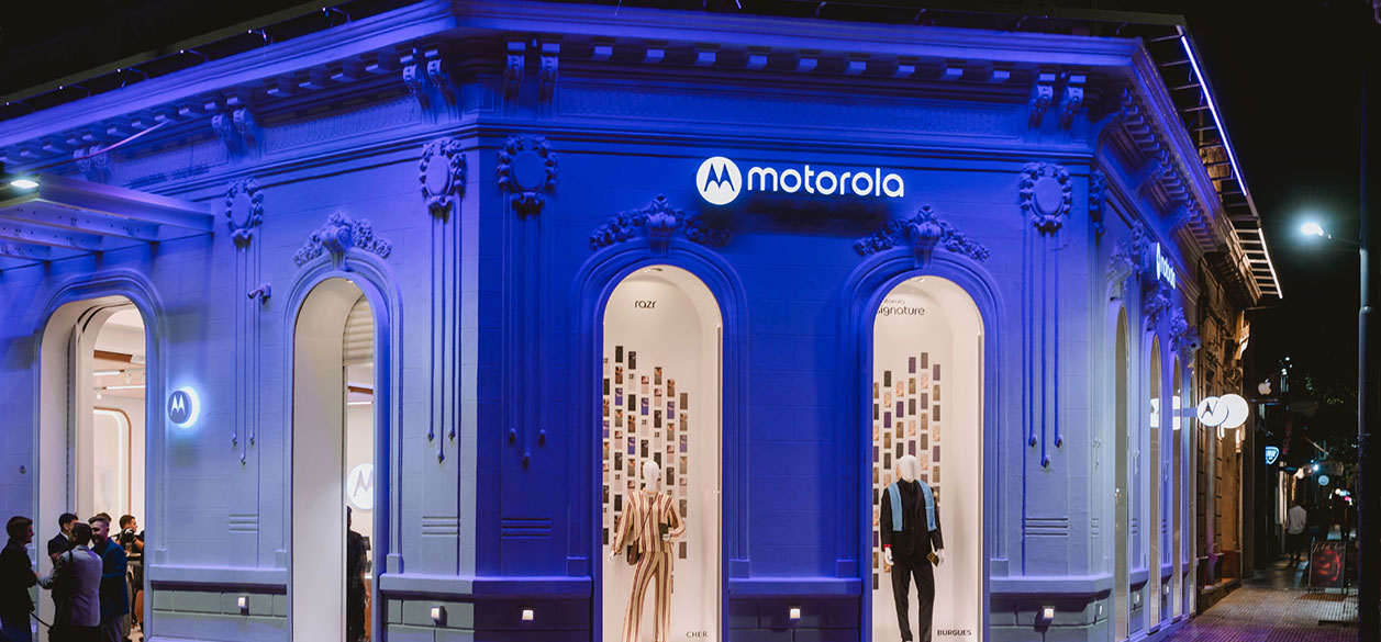 Motorola renueva la experiencia en sus tiendas de Palermo y Unicenter