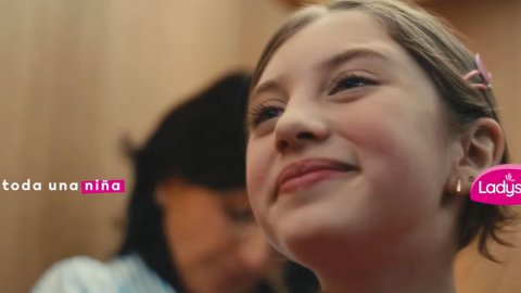 Ladysoft y VML Chile presentan “Eres toda una niña”, una campaña que busca cambiar la mirada sobre la primera menstruación