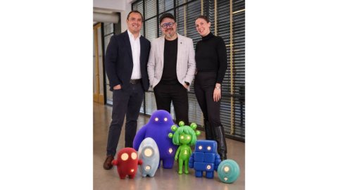 Untold suma agentes de inteligencia artificial al trabajo de sus agencias