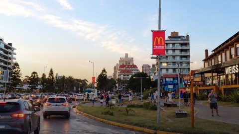 Grupo Alter y Admira potencian el verano 2027 con más de dos mil caras de banners en la Costa Atlántica